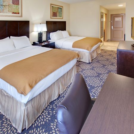 Holiday Inn Express Hotel & Suites Grand Island By Ihg Rum bild